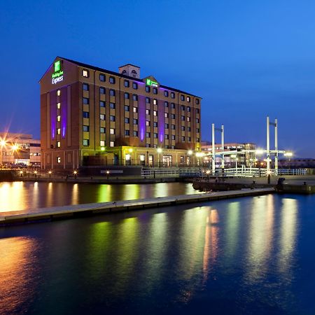 Holiday Inn Express Manchester - Salford Quays, An Ihg Hotel Exterior photo